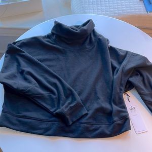 ALO Yoga size large - fleece, cropped, funnel neck warm up pullover